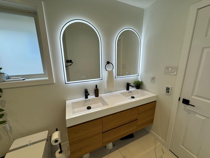 A newly renovated modern vanity by Keen Bathrooms - bathroom renovations Hamilton Ontario homeowners trust